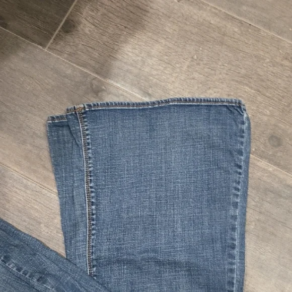 Classic Blue Flare Jeans AE - Picture 2 of 8